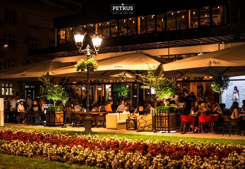 Petrus caffe galery novi sad