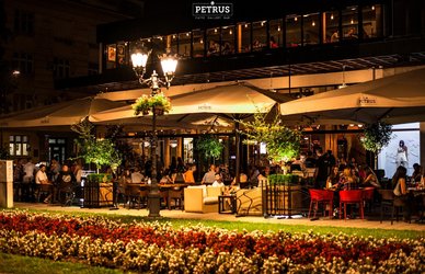 Petrus caffe galery novi sad