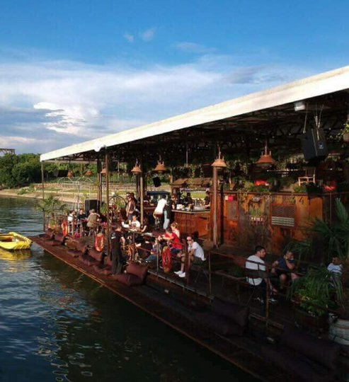 Splav kućica na vodi Splav kućica na vodi